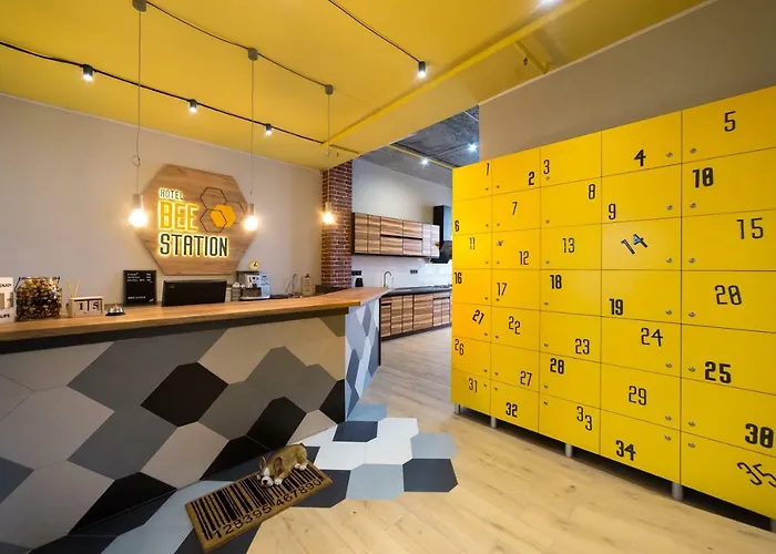 Hotel Bee Station