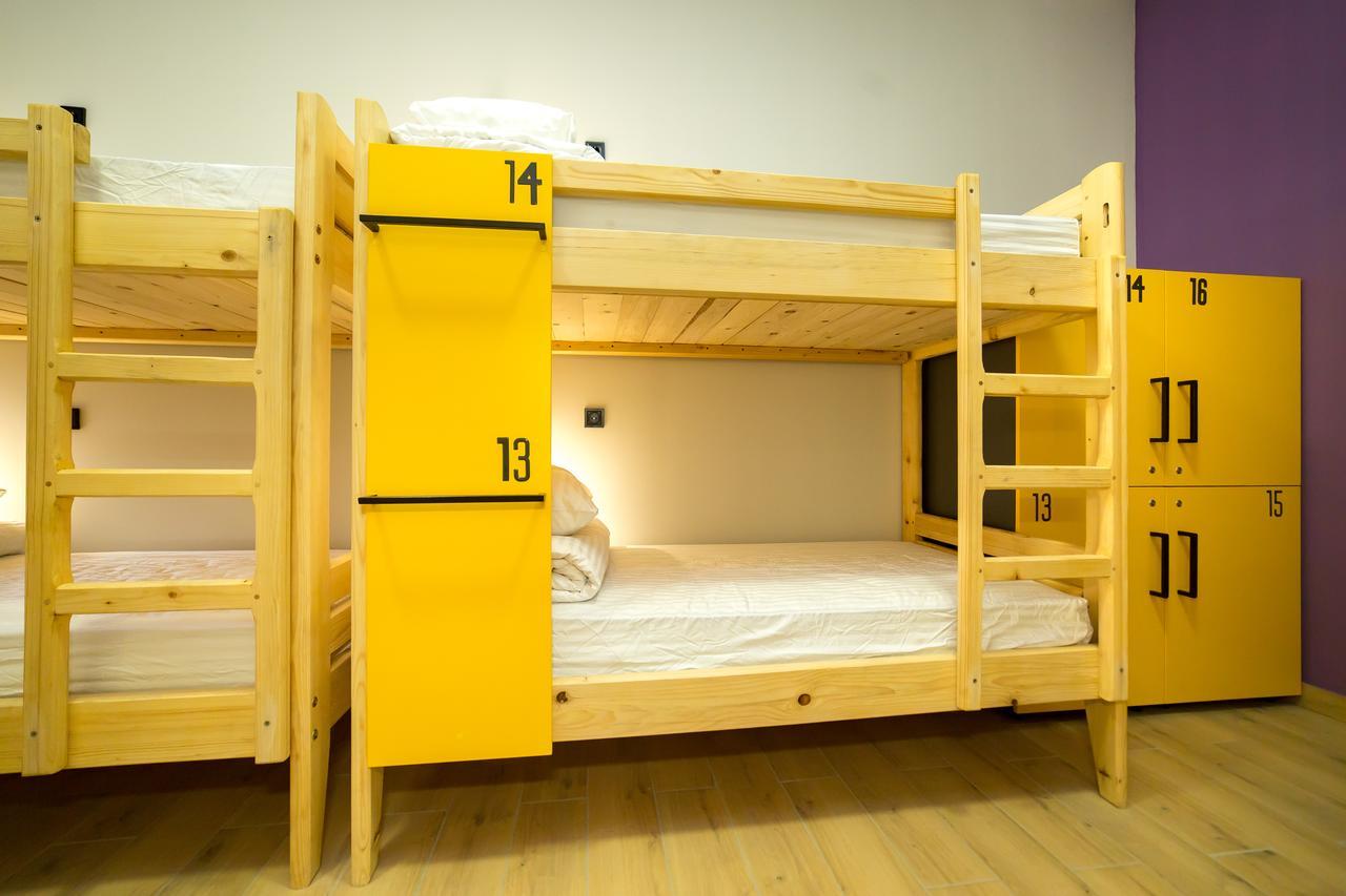 Bee Station كييف