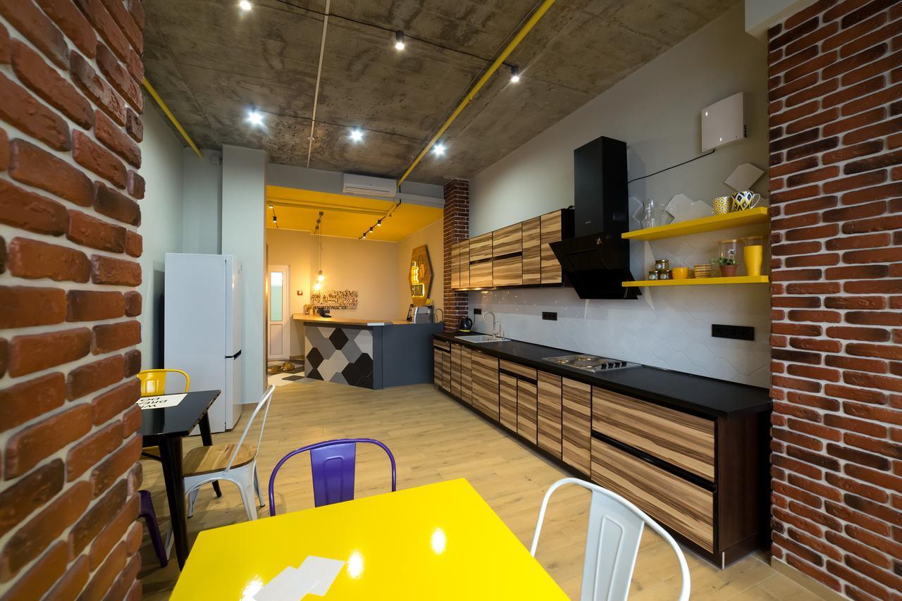 Bee Station Київ